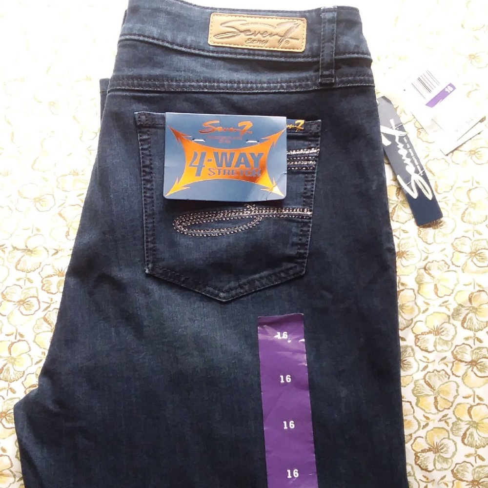 Seven7 Stretch Jeans Capri - New with Tags